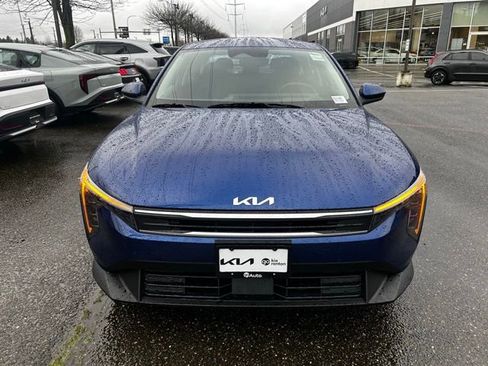 New 2025 Kia K4 LXS image 3
