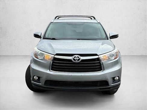 Used 2015 Toyota Highlander XLE AWD/4WD image 2