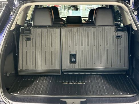 Used 2022 Toyota Highlander XLE image 35