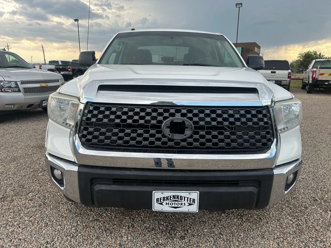 Used 2017 Toyota Tundra SR5 w/ SR5 Upgrade Package AWD/4WD image 3