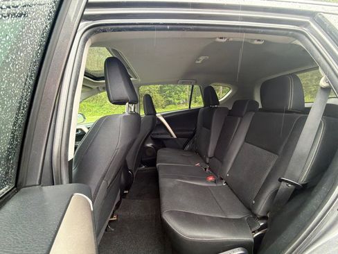 Used 2015 Toyota RAV4 XLE FWD image 10