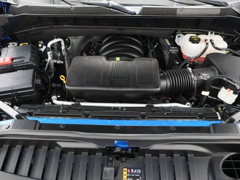 Used 2025 Chevrolet Silverado 1500 LT w/ Leather Package image 39