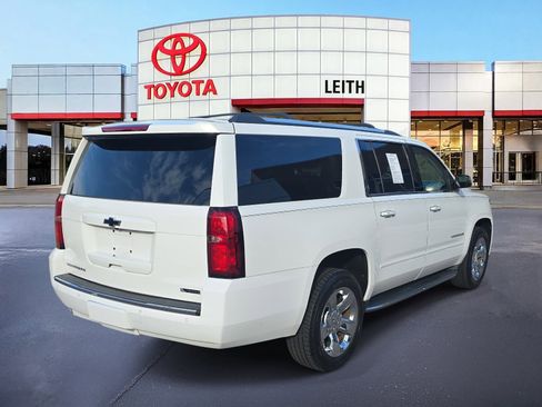 Used 2017 Chevrolet Suburban Premier image 7