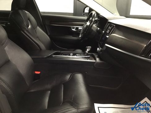 Used 2020 Volvo V90 T6 Cross Country image 36
