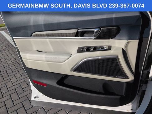 Used 2025 Kia Telluride EX w/ EX Captain's Chair Package AWD/4WD image 30