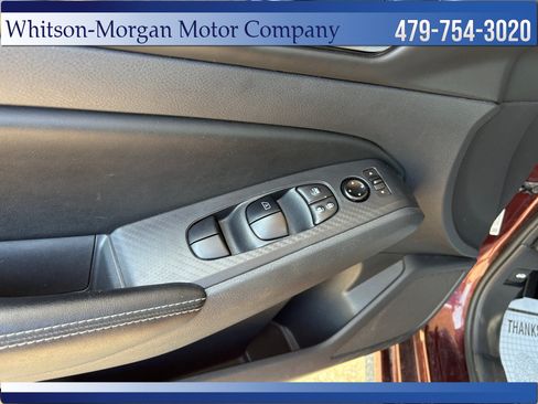 Used 2025 Nissan Altima 2.5 SV FWD image 12