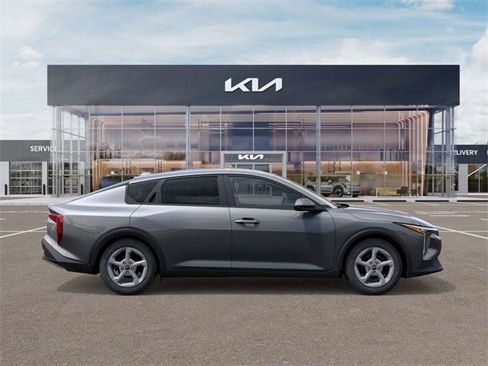 New 2025 Kia K4 LXS image 7