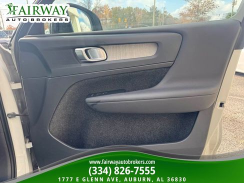 Used 2024 Volvo XC40 B5 Plus w/ Climate Package image 29