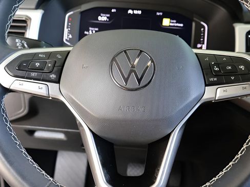 Used 2022 Volkswagen Atlas Cross Sport SE w/ Panoramic Sunroof Package image 21