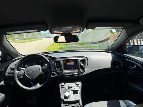 Used 2016 Chrysler 200 S w/ Navigation & Sound Group I image 24