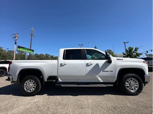 Used 2023 Chevrolet Silverado 2500 LT w/ Convenience Package AWD/4WD image 9
