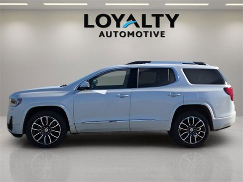 Used 2022 GMC Acadia Denali w/ Denali Technology Package image 2