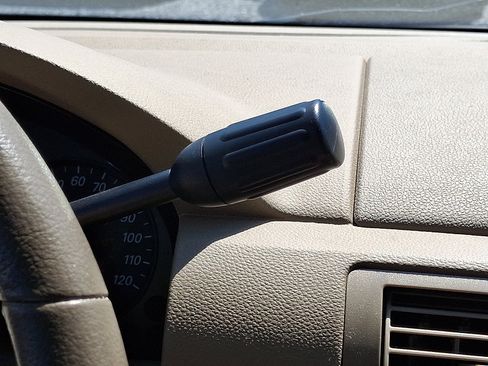 Used 2004 Ford Freestar SEL image 17