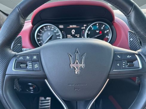 Used 2023 Maserati Levante Trofeo image 24