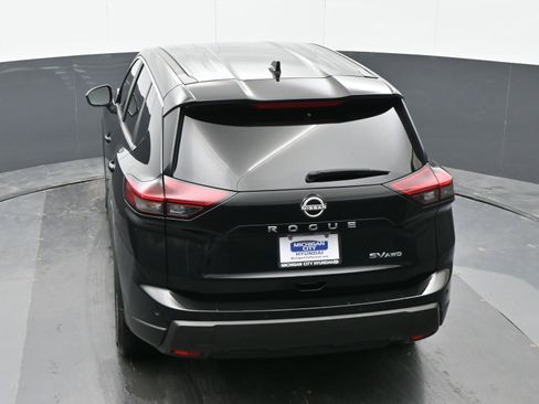 Used 2024 Nissan Rogue SV image 33