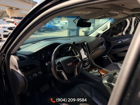 Used 2019 Cadillac Escalade Luxury image 23