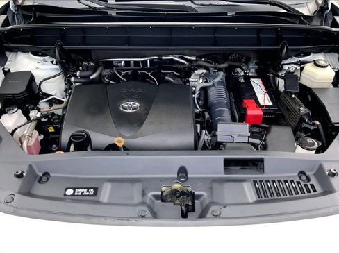 Used 2021 Toyota Highlander XSE FWD image 31