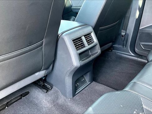 Used 2023 Volkswagen Atlas Cross Sport SE AWD/4WD image 10
