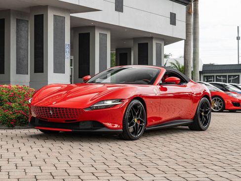 Used 2024 Ferrari Roma Spider RWD image 36