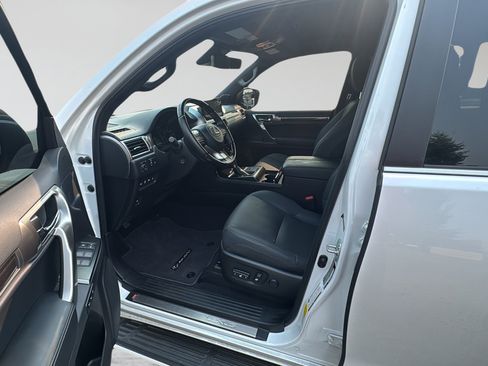 Used 2023 Lexus GX 460 Premium w/ Premium Package AWD/4WD image 17