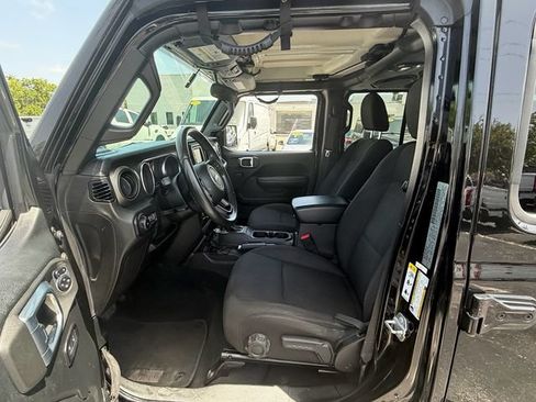 Used 2018 Jeep Wrangler Unlimited Sport S AWD/4WD image 9