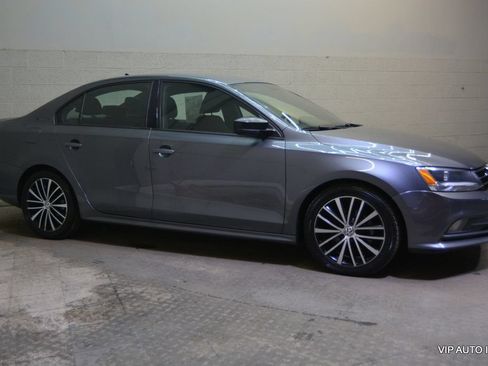 Used 2015 Volkswagen Jetta SE FWD image 3