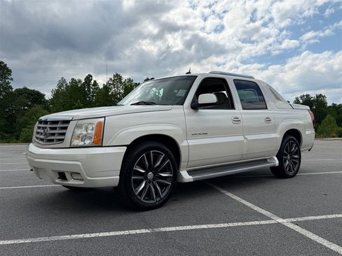 Used 2005 Cadillac Escalade EXT AWD/4WD image 1