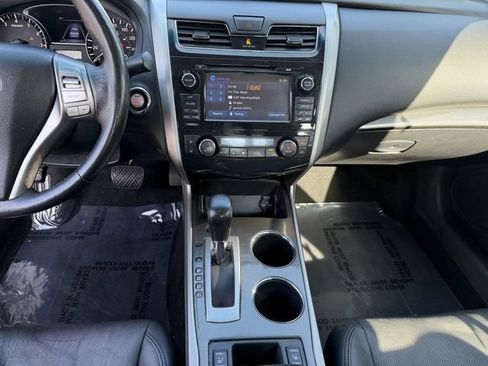 Used 2015 Nissan Altima 2.5 SL w/ Technology Package FWD image 19