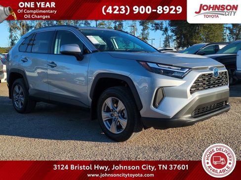 Used 2024 Toyota RAV4 XLE image 1