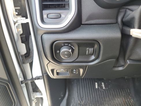 Used 2022 RAM 1500 Big Horn image 30