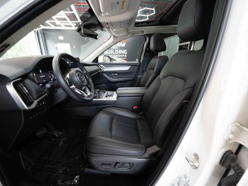 Used 2024 MAZDA CX-90 Plug-In Hybrid w/ Premium Pkg AWD/4WD image 9