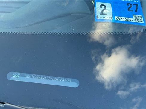 Used 2015 GMC Yukon XL Denali w/ Premium Package image 3