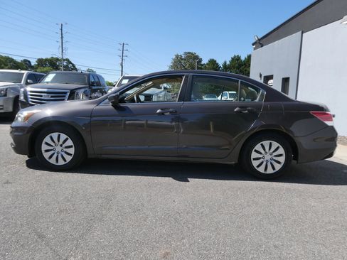 Used 2011 Honda Accord LX image 8