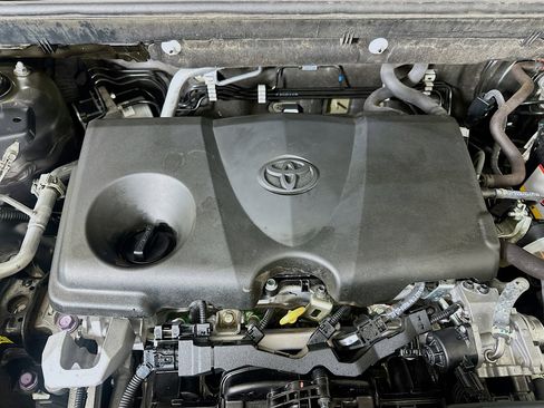 Used 2023 Toyota RAV4 XLE FWD image 31
