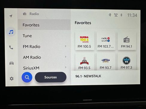 Used 2025 Toyota Camry SE image 27