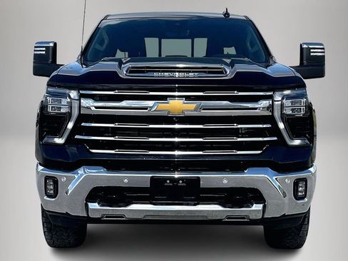 Used 2024 Chevrolet Silverado 2500 LTZ w/ LTZ Premium Package AWD/4WD image 3