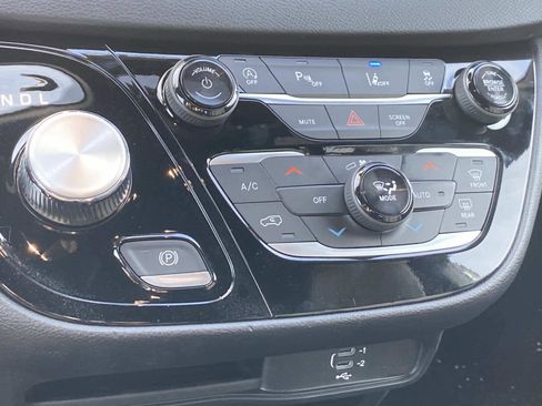 New 2026 Chrysler Voyager LX image 11