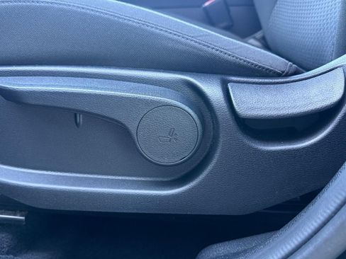 Used 2025 Kia Sportage LX image 24