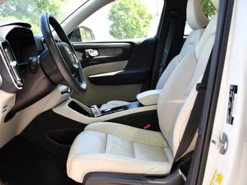 Used 2023 Volvo XC40 B5 Plus w/ Driver Assist Package AWD/4WD image 11