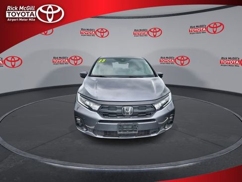 Used 2025 Honda Odyssey EX-L image 3
