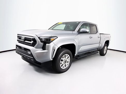 Used 2026 Toyota Tacoma SR5 AWD/4WD image 3