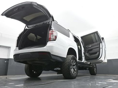 Used 2023 Chevrolet Suburban Z71 w/ Luxury Package AWD/4WD image 60