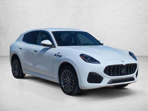 Used 2024 Maserati Grecale GT image 3