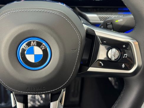 Used 2023 BMW i7 xDrive60 w/ Parking Assistance Package image 24