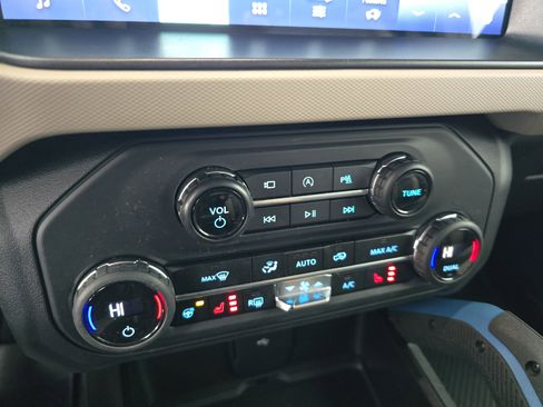 Used 2023 Ford Bronco Wildtrak image 23