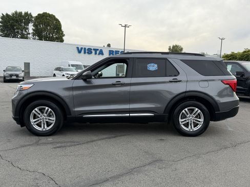 Certified 2022 Ford Explorer XLT image 4