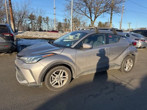 Used 2020 Toyota C-HR LE image 4