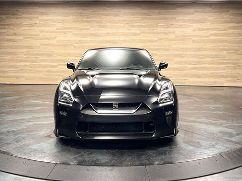 Used 2019 Nissan GT-R Premium w/ Premium Interior Package AWD/4WD image 19