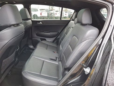 Certified 2022 Kia Sportage Nightfall Edition image 10