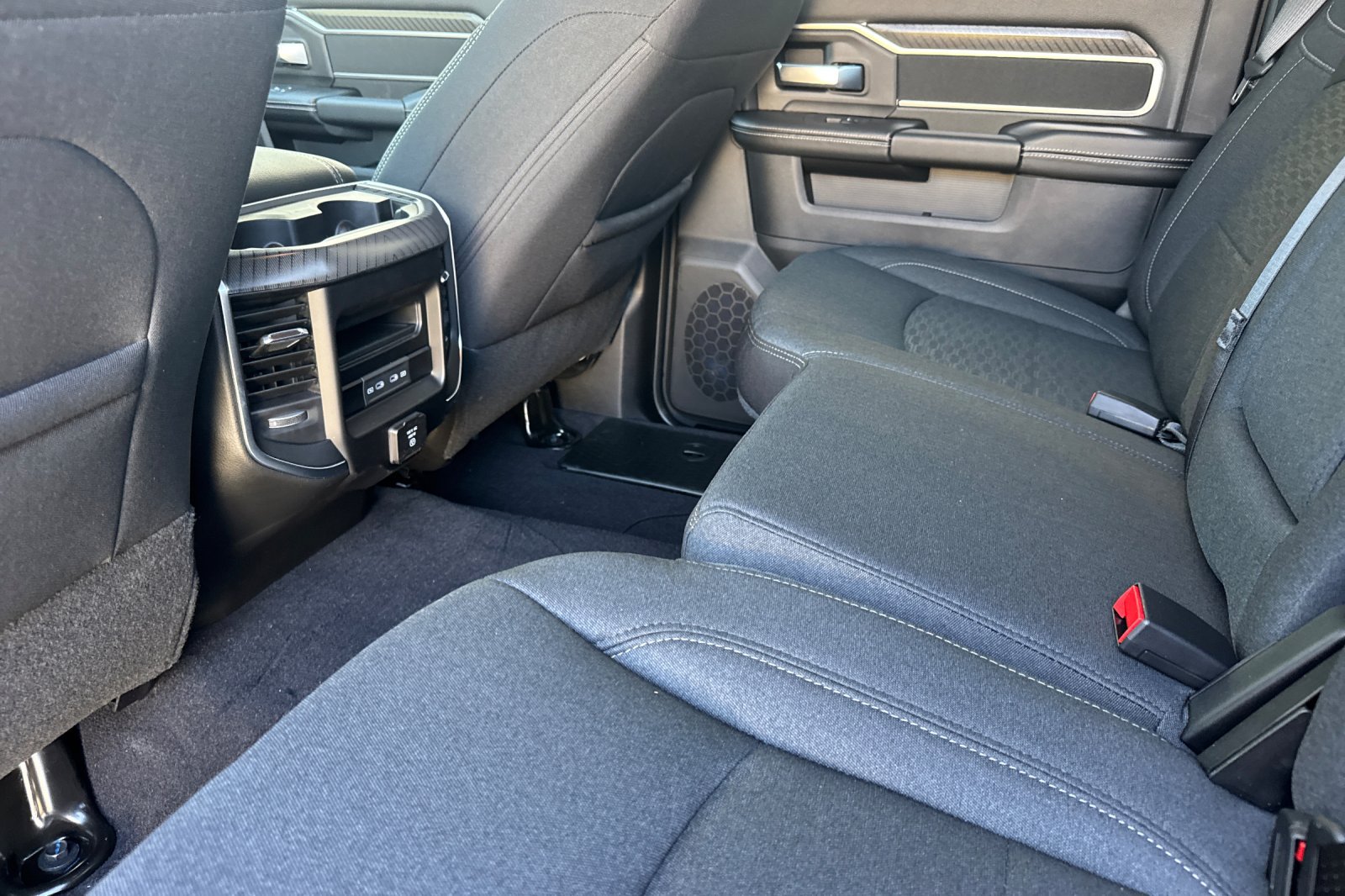 New 2027 RAM 3500 Big Horn AWD/4WD image 11